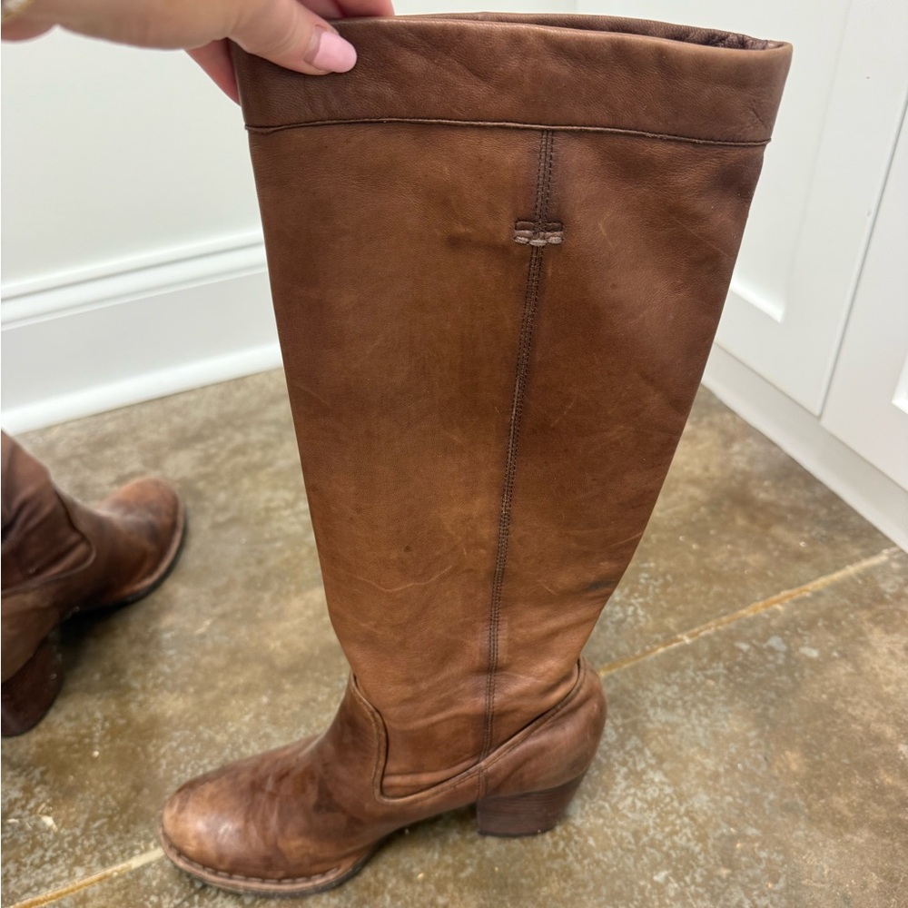 Women’s Frye Co. Rory Scrunch - Picture 6 of 13